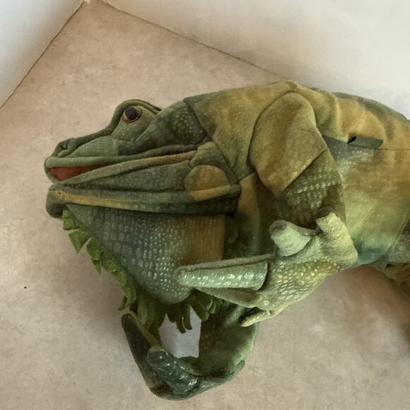 Folkmanis Green Iguana Lizard Puppet Plush 30" Realistic Stuffed Animal Toy Gift - Picture 5 of 16